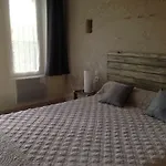 Bed & Breakfast Domaine Du Baraillot - Chambres & Table D'Hotes, Soiree Etape 3*
