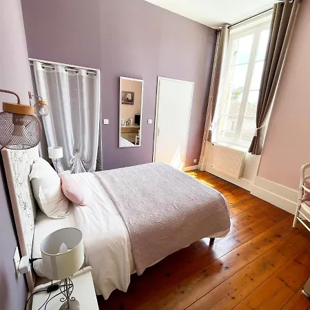 Bed & Breakfast Domaine Le Baraillot, Et Repas D'hotes, Soiree Etape Aiguillon