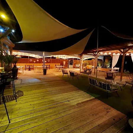 Bed & Breakfast Domaine Le Baraillot, Et Repas D'hotes, Soiree Etape *