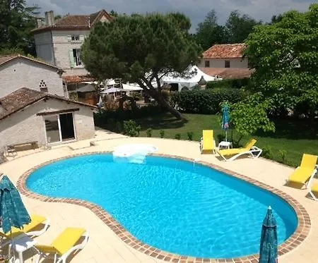 Domaine Le Baraillot, Et Repas D'hotes, Soiree Etape Aiguillon