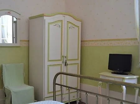 Bed & Breakfast Domaine Le Baraillot, Et Repas D'hotes, Soiree Etape Aiguillon