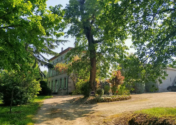 Domaine Le Baraillot, Et Repas D'hotes, Soiree Etape Aiguillon